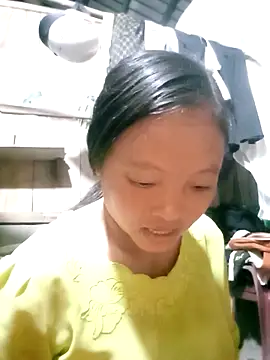 Snapshot of Minkine022 chatting on 10.10.25 Minkine022 online show from 10.10.25