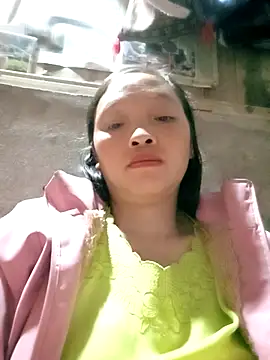 Snapshot of Minkine022 chatting on 11.05.25 Minkine022 online show from 11.05.25