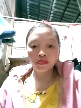 Snapshot of Minkine022 chatting on 11.18.25 Minkine022 online show from 11.18.25