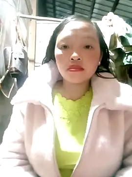 Minkine022 online show from 12.18.25