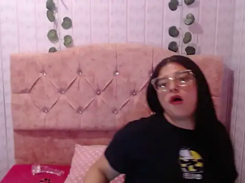 Melaniie Bonnet online show from 10.02.25