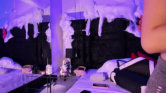 Latin Pleasures online show from 10.23.25