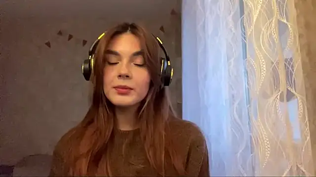 TeresitaLish online show from 10.07.25