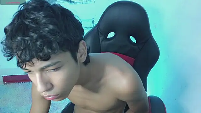 Snapshot of Im_david02 chatting on 10.19.25 Im david02 online show from 10.19.25