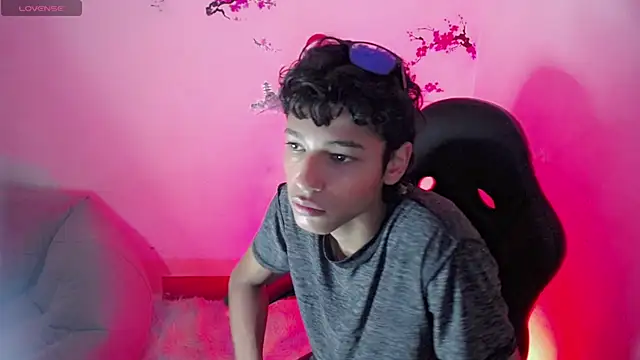 Snapshot of Im_david02 chatting on 10.22.25 Im david02 online show from 10.22.25