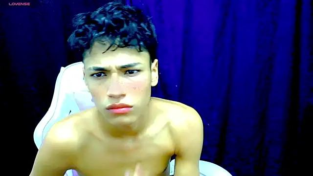 Snapshot of Im_david02 chatting on 11.12.25 Im david02 online show from 11.12.25