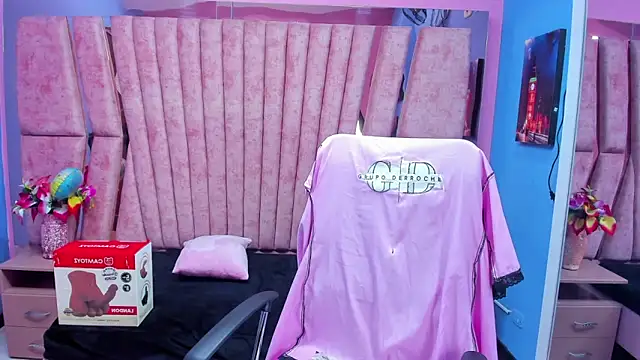 sarah sweett  online show from 03.25.26