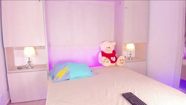 GigiMane online show from 10.03.25