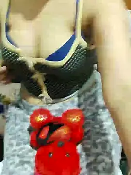 Snapshot of Rihame07 chatting on 11.11.25 Rihame07 online show from 11.11.25