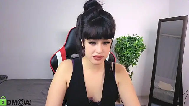 Snapshot of Erika_peach chatting on 11.02.25 Erika peach online show from 11.02.25