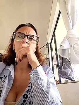 Jade 1-9 online show from 10.22.25