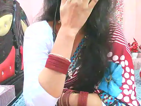 Snapshot of night_queeen7 chatting on 11.11.25 night queeen7 online show from 11.11.25