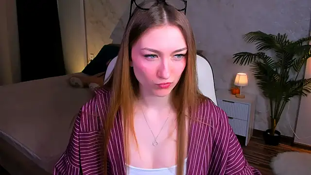 AngelAnabelle online show from 12.17.25