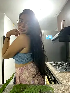 Snapshot of Jules_Angel chatting on 10.10.25 Jules Angel online show from 10.10.25