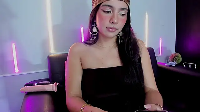 Snapshot of Jules_Angel chatting on 10.30.25 Jules Angel online show from 10.30.25