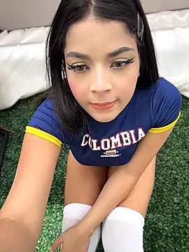 Snapshot of ArieliciousXXX chatting on 04.25.26 ArieliciousXXX online show from 04.25.26