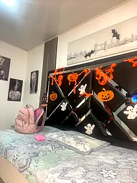 Charlotte ebony  online show from 10.22.25