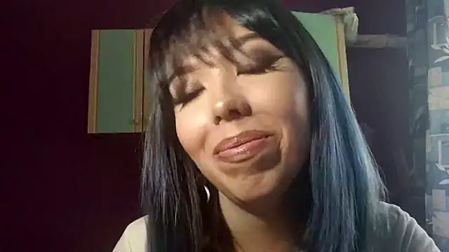 Lynn Bluee online show from 10.02.25