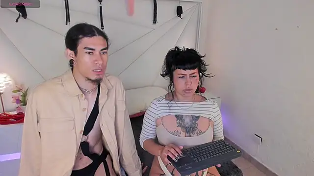 Snapshot of conjuring_ chatting on 11.09.25 conjuring online show from 11.09.25