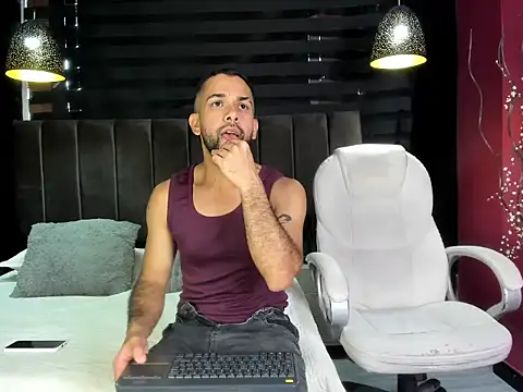 Lobo sex21 online show from 10.02.25