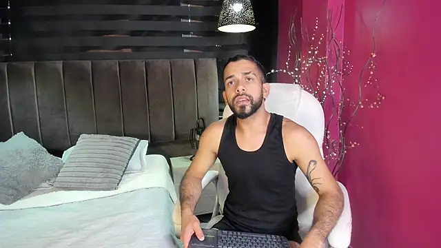 Lobo sex21 online show from 10.14.25