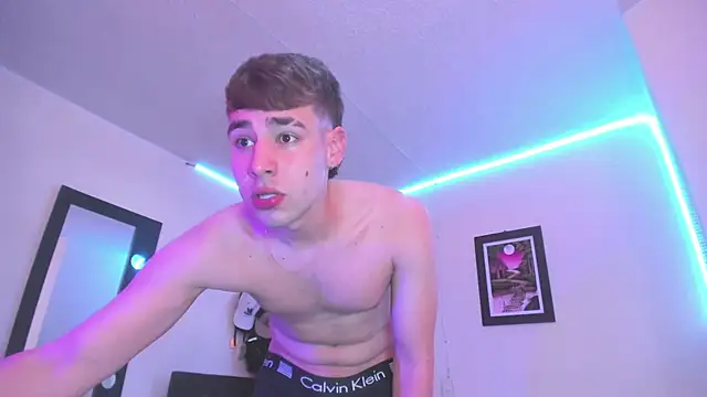 Snapshot of PapiNoha chatting on 10.18.25 PapiNoha online show from 10.18.25