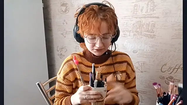Snapshot of busihessmem chatting on 10.02.25 busihessmem online show from 10.02.25