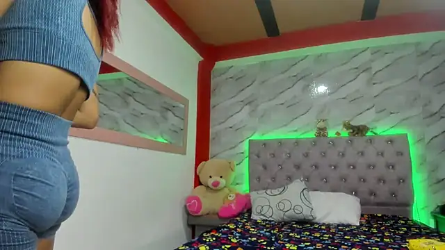 Snapshot of Stefany_Andruw chatting on 11.12.25 Stefany Andruw online show from 11.12.25