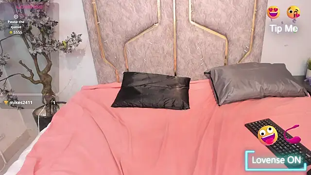 Snapshot of Nahomycarterr chatting on 10.11.25 Nahomycarterr online show from 10.11.25