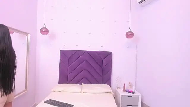 Snapshot of Nahomycarterr chatting on 10.13.25 Nahomycarterr online show from 10.13.25