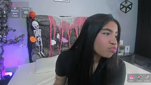 Snapshot of Nahomycarterr chatting on 10.30.25 Nahomycarterr online show from 10.30.25