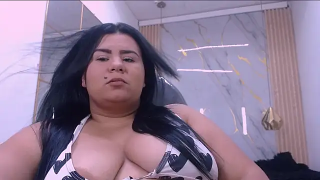 Snapshot of chuby_pau chatting on 10.08.25 chuby pau online show from 10.08.25