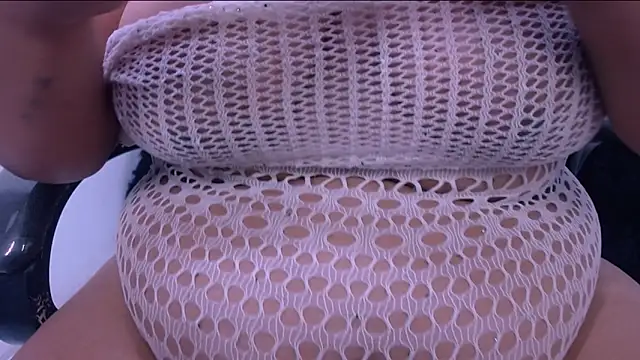 Snapshot of chuby_pau chatting on 10.16.25 chuby pau online show from 10.16.25