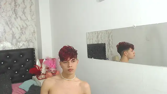 Snapshot of Patrick-Rios chatting on 10.07.25 Patrick-Rios online show from 10.07.25