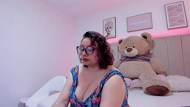 Snapshot of sam_von_tess chatting on 10.21.25 sam von tess online show from 10.21.25