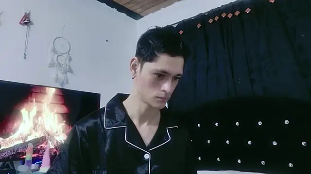 Snapshot of Tyler_cat chatting on 10.15.25 Tyler cat online show from 10.15.25