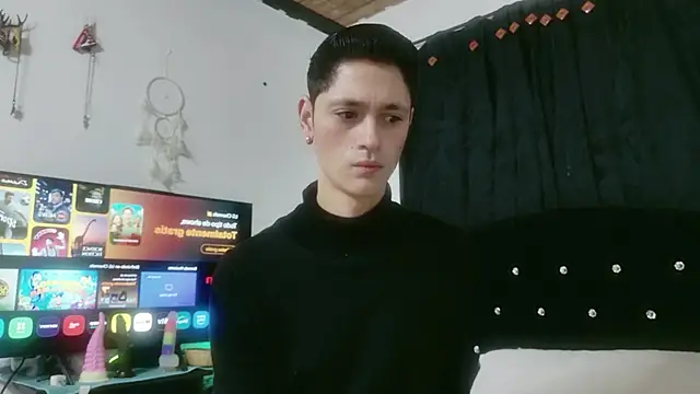 Snapshot of Tyler_cat chatting on 10.20.25 Tyler cat online show from 10.20.25