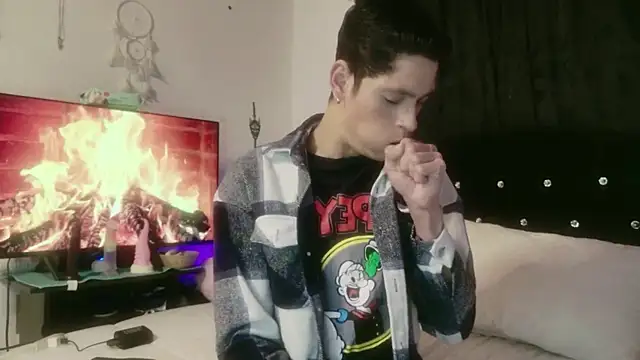 Snapshot of Tyler_cat chatting on 10.29.25 Tyler cat online show from 10.29.25