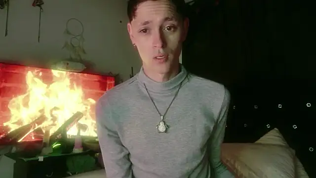 Snapshot of Tyler_cat chatting on 11.03.25 Tyler cat online show from 11.03.25