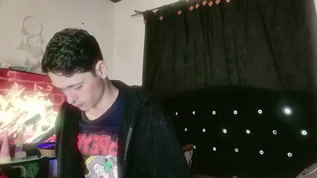 Snapshot of Tyler_cat chatting on 11.15.25 Tyler cat online show from 11.15.25