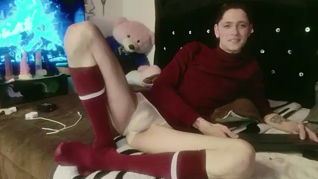 Snapshot of Tyler_cat chatting on 11.18.25 Tyler cat online show from 11.18.25