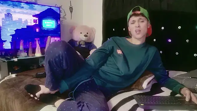 Tyler cat online show from 11.28.25