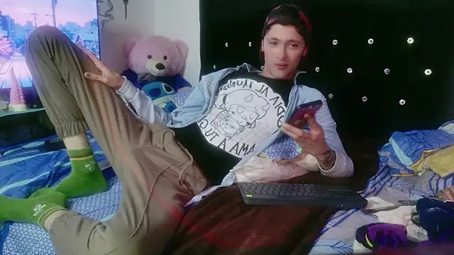 Tyler cat online show from 12.17.25