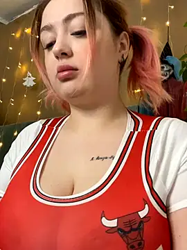 Snapshot of KellyMoors chatting on 10.26.25 KellyMoors online show from 10.26.25