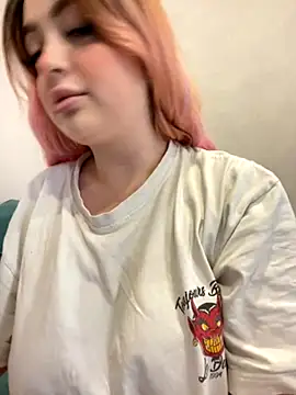 Snapshot of KellyMoors chatting on 11.05.25 KellyMoors online show from 11.05.25