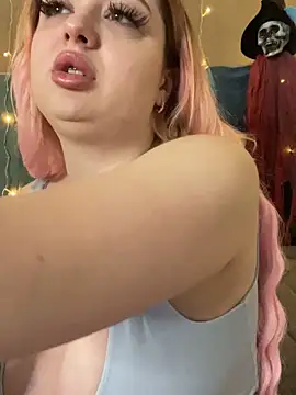 Snapshot of KellyMoors chatting on 11.07.25 KellyMoors online show from 11.07.25