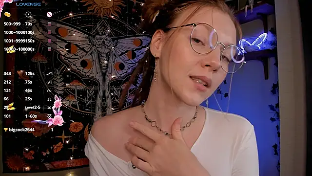 lyra thenymph online show from 10.17.25