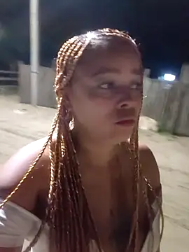 Snapshot of bella_exotichot_ chatting on 10.12.25 bella exotichot online show from 10.12.25