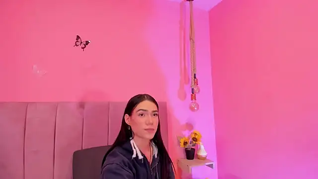 Snapshot of AlanaRosee__ chatting on 10.26.25 AlanaRosee online show from 10.26.25