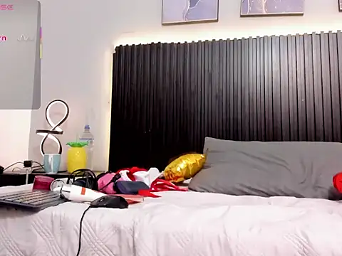 Julieta Slav3 online show from 02.13.26